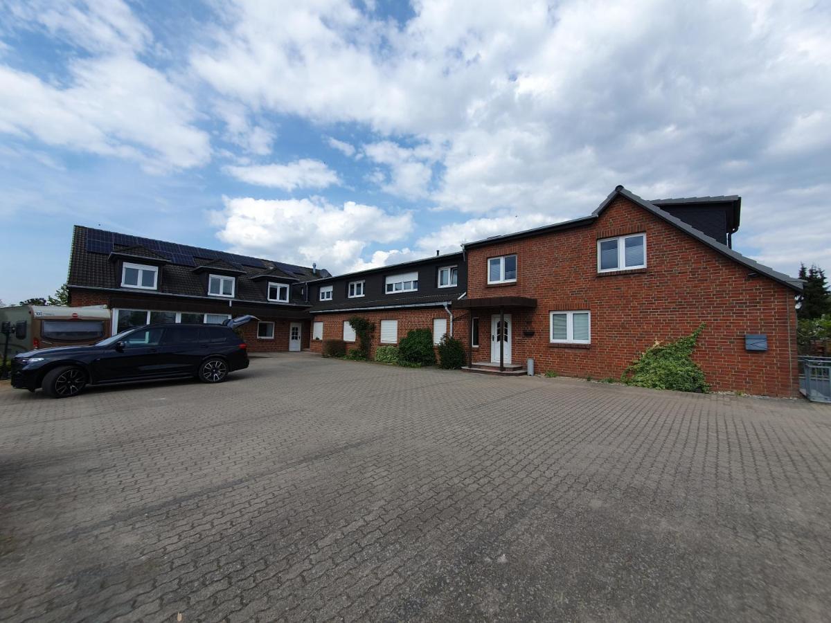 Neumuhler Hof: Spacious Family Retreat With Garden Terrace Apartment Schwerin (Mecklenburg-Vorpommern)